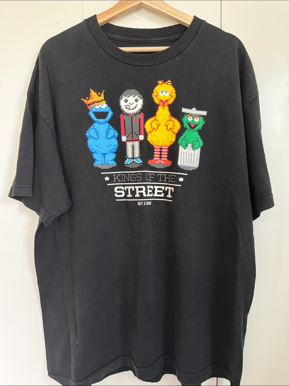 Neff x Sesame Street Black Short-Sleeve 'Kings of the Street' Pixel Graphic Tee